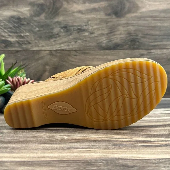 NIB Born Nola 9M Tan Distressed Suede Clogs Leather Open Back - Picture 8 of 12